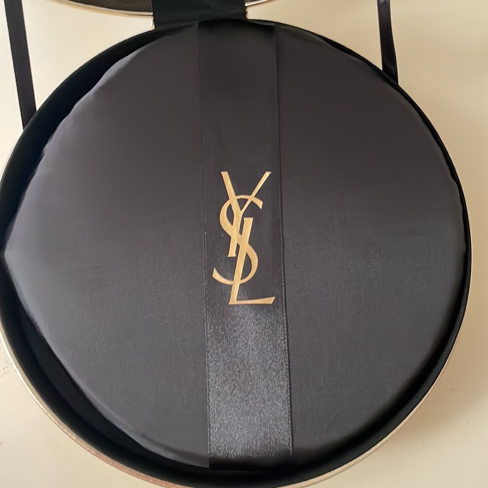 YSL Beauty Skin Affair Soft Glow Cushion Foundation Gift Set - Picture 7 of 12